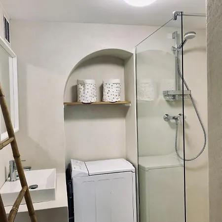 T3 - Parlementia Lägenhet